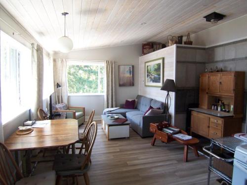 Powell River House | Malaspina Strait Cottage