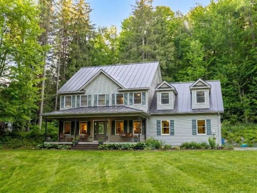 Richmond House | Maple Mountain Getaway