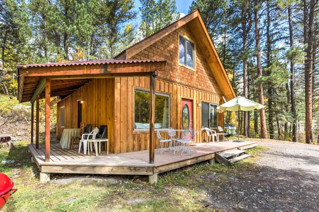 Marble House | 'Marble Hideaway' Cabin w/Mountain Views + Deck!