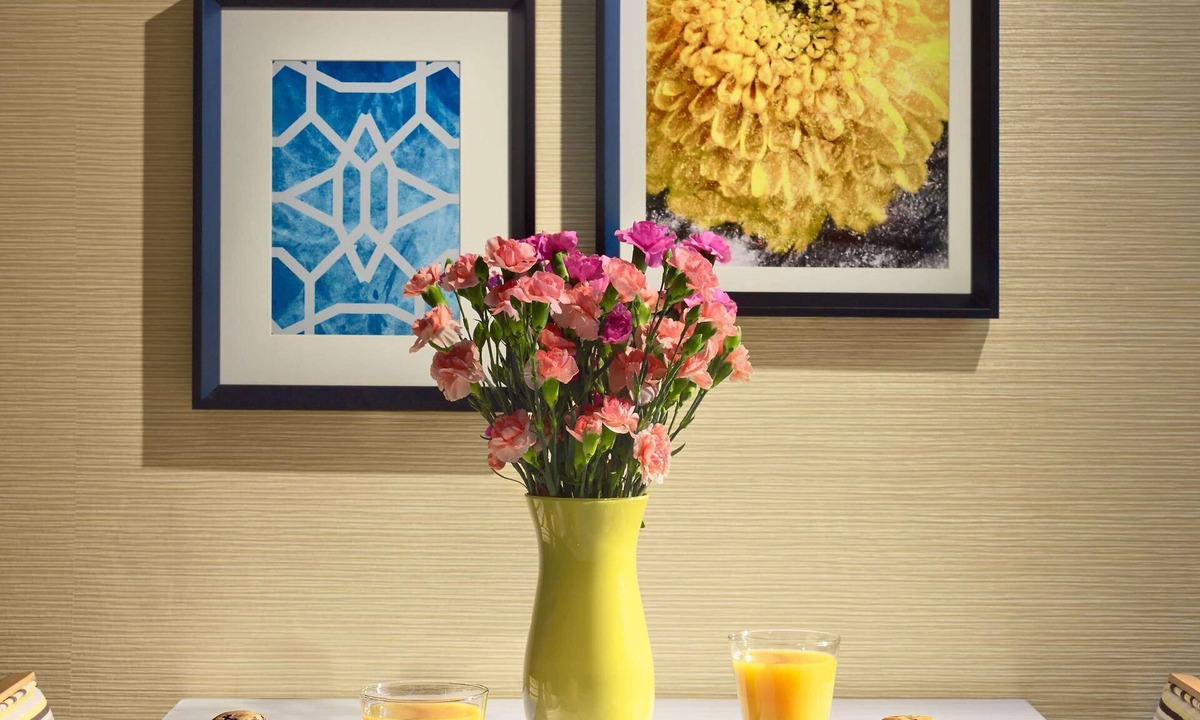 Westlake Hotel | Maximum Comfort and Style! 2 Pleasant Units, Kitchen, Free Parking