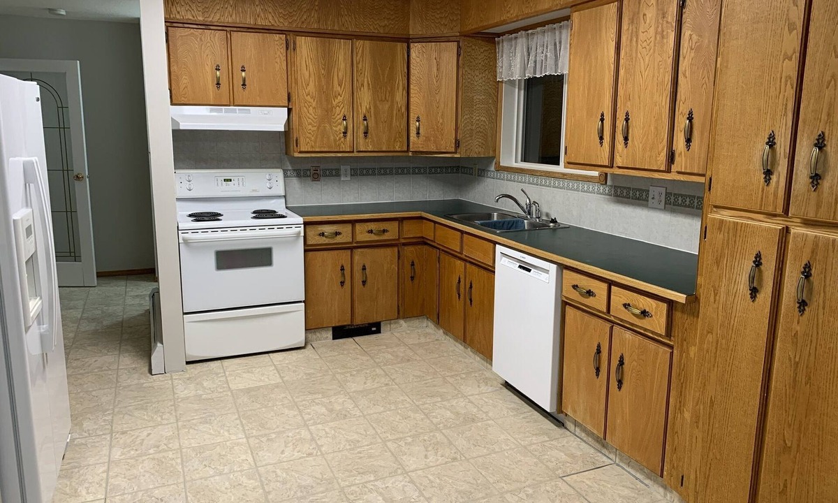 Parkland Beach Cabin | Meridian Vacation Rental and camping @ Gull Lake