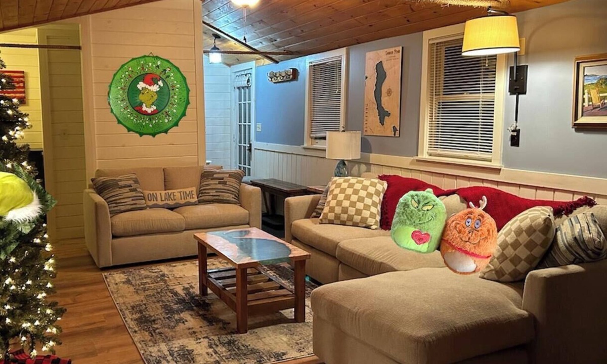 Embden House | Merry Grinchmas! Theme getaway, limited availability! Free photo ops!