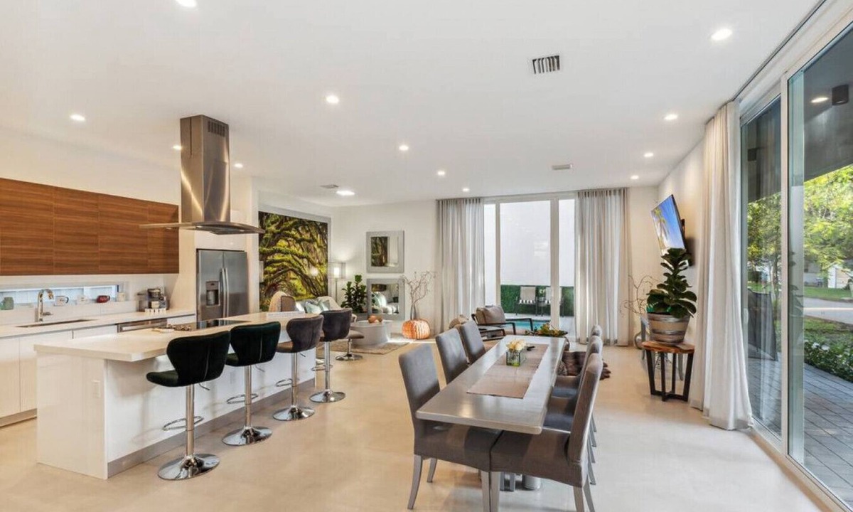 Coral Way House | Miami Haven home 3B/3B - heated pool-jacuzzi/outside - inside