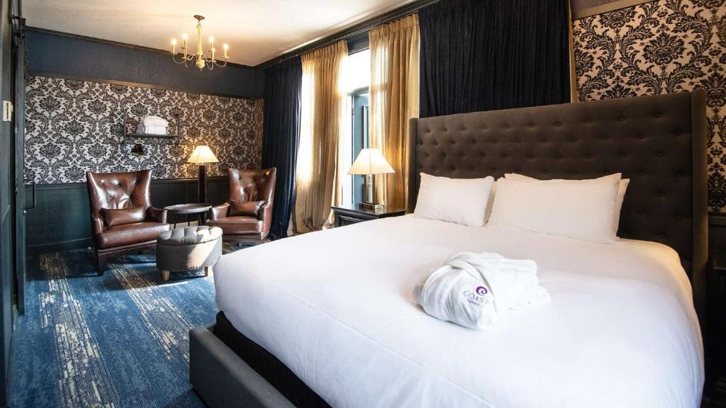 Dawson City Hotel | Midnight Sun, a Coast Hotel
