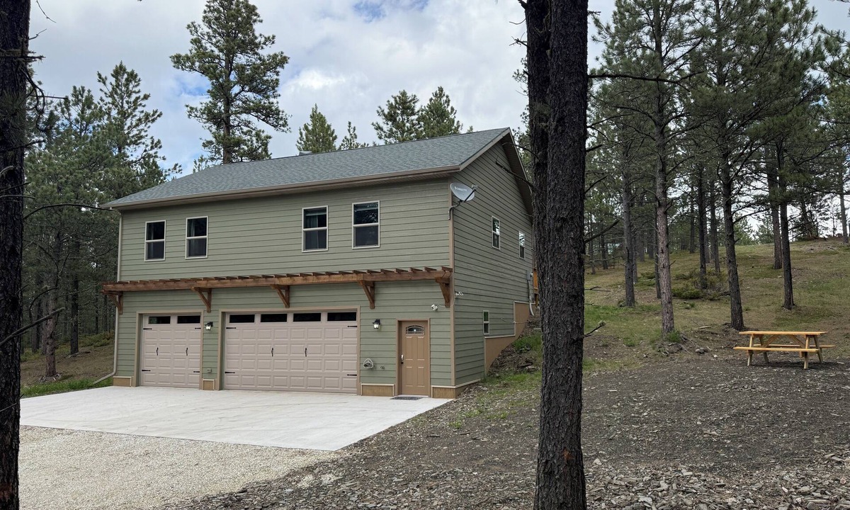 Deadwood House | Mile-high Pines Lodge