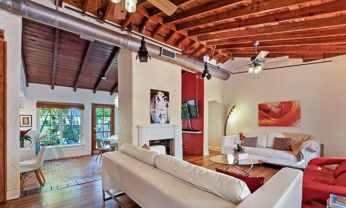 Seybold Villa | MIMO gem - last minute ULTRA availability