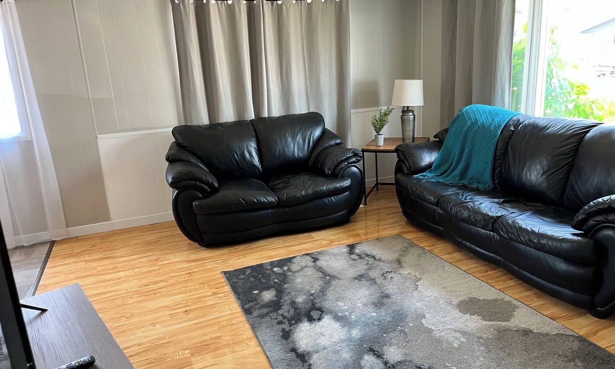 Tisdale House | Minutes from Paradise