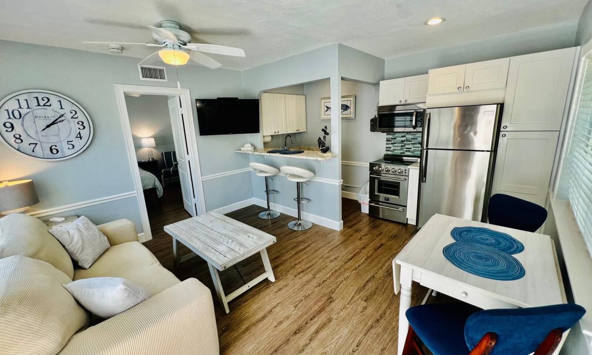 Parrot Cove Apartment | Modern 1 bedroom villa just five minutes to the beach!