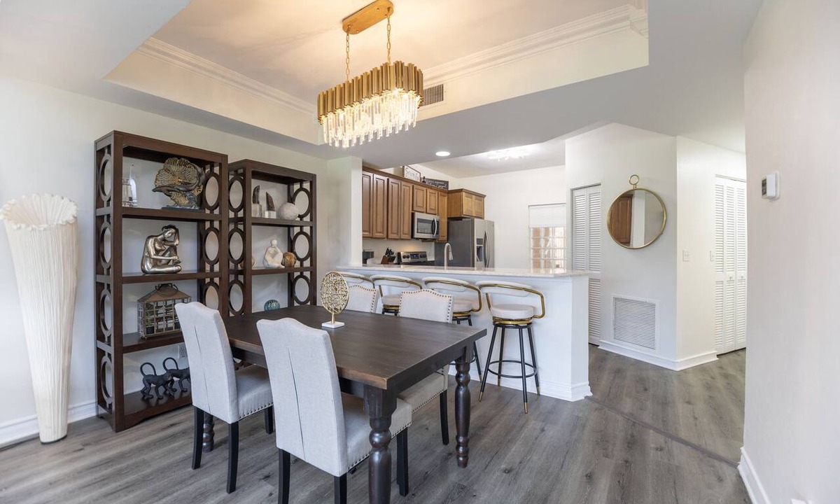 Central Naples Condo | Modern, 1st Floor, Centrally located Condo