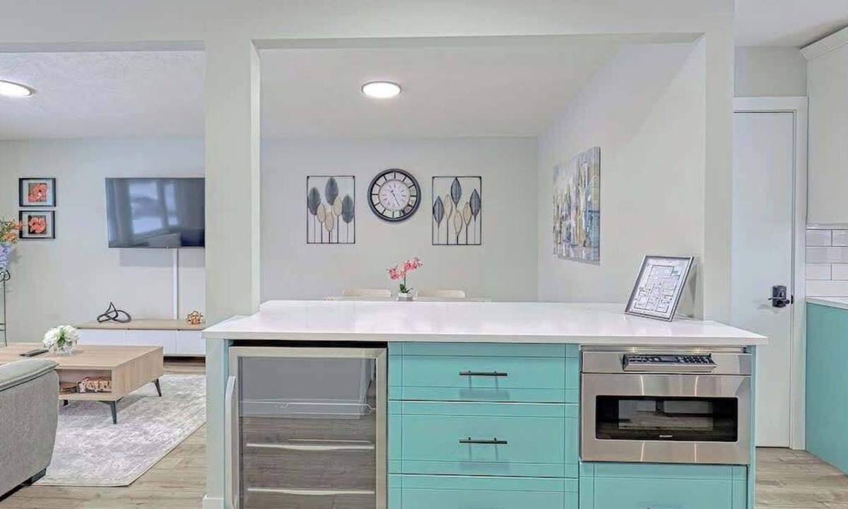 Calgary House | Modern 3BR Suite Steps to C-Train Near Zoo & DT
