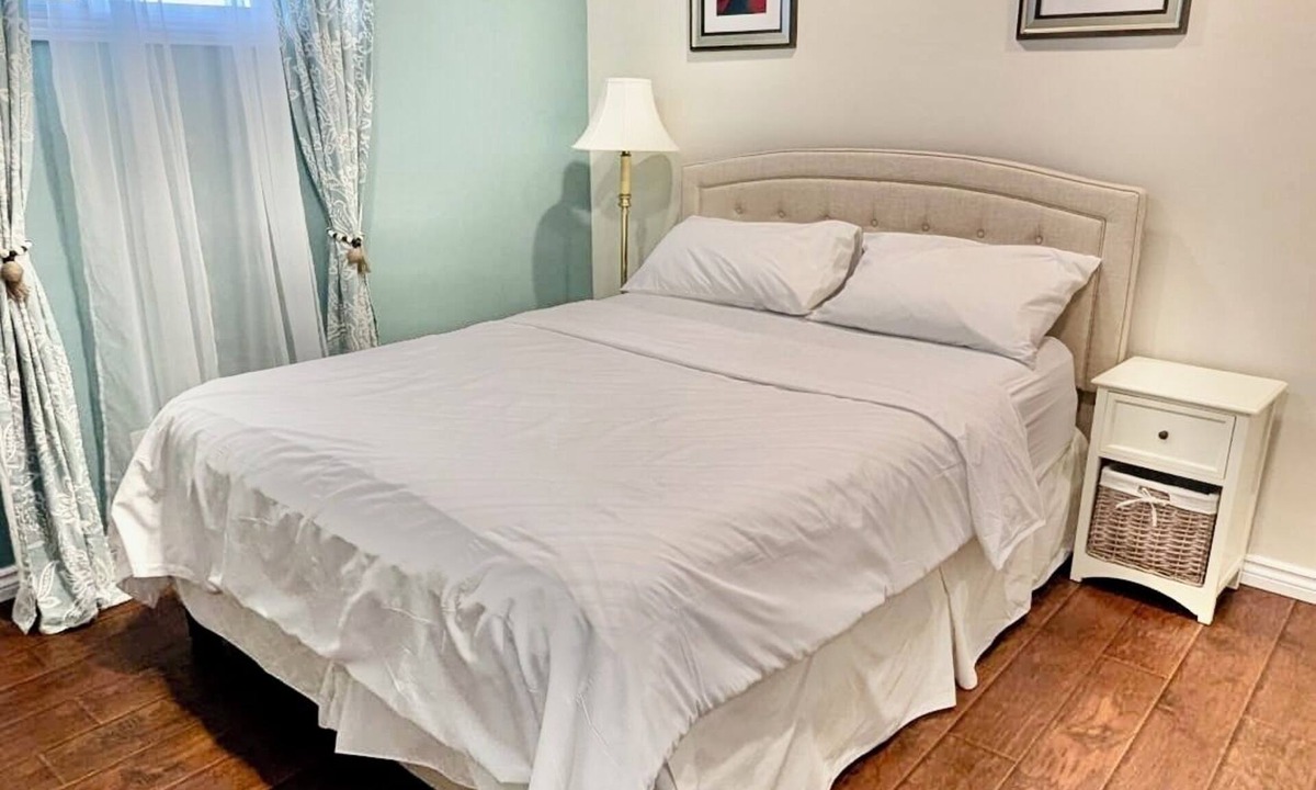 Northeast Edmonton Apartment | Modern basement Apartment in Luxury neighborhood Edmonton