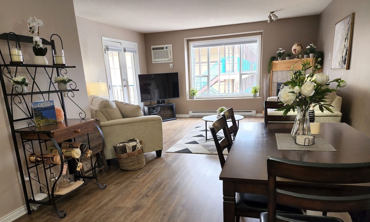 Okanagan-Similkameen Condo | Modern Comfortable Retreat Near All the Gems of the Sunny Okanagan