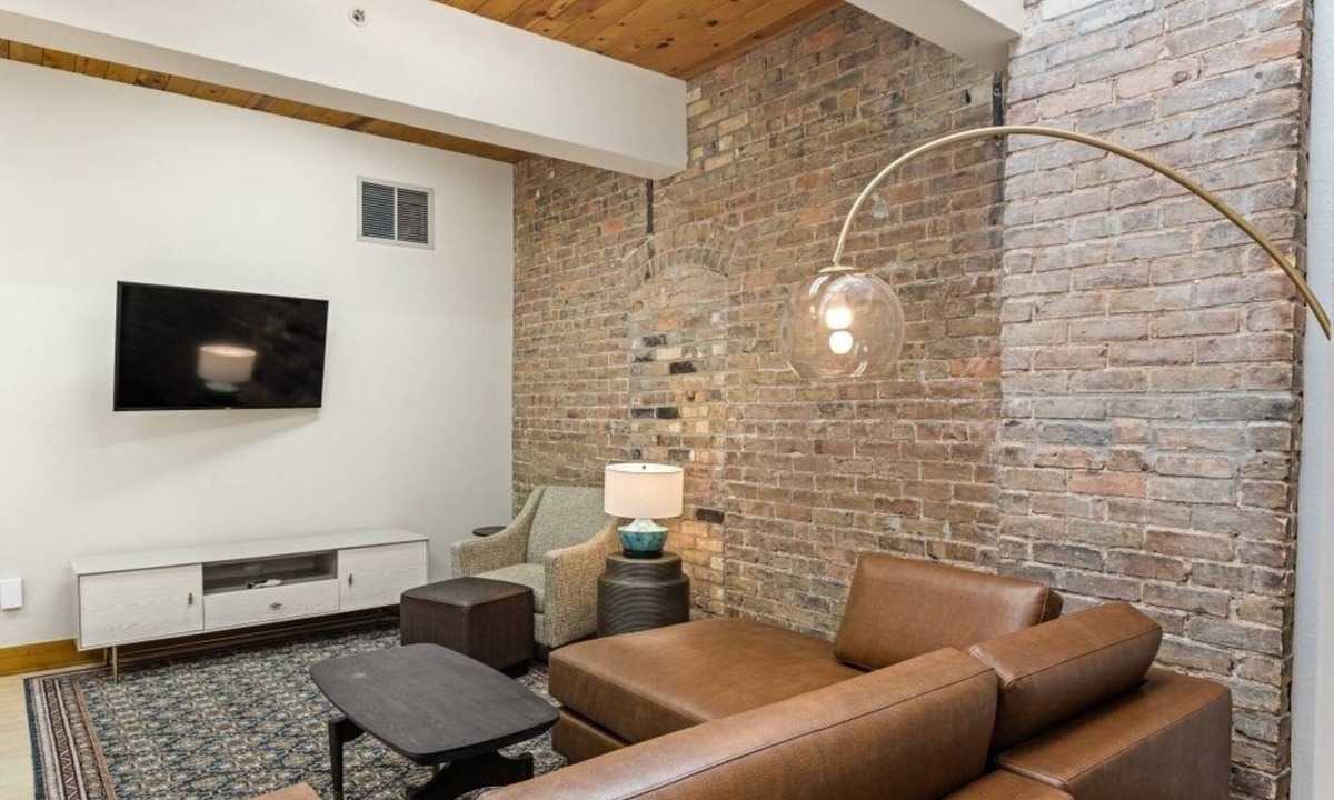 Glenwood Springs Hotel | Modern Downtown Escape Near Colorado Hiking & Adventure Spots