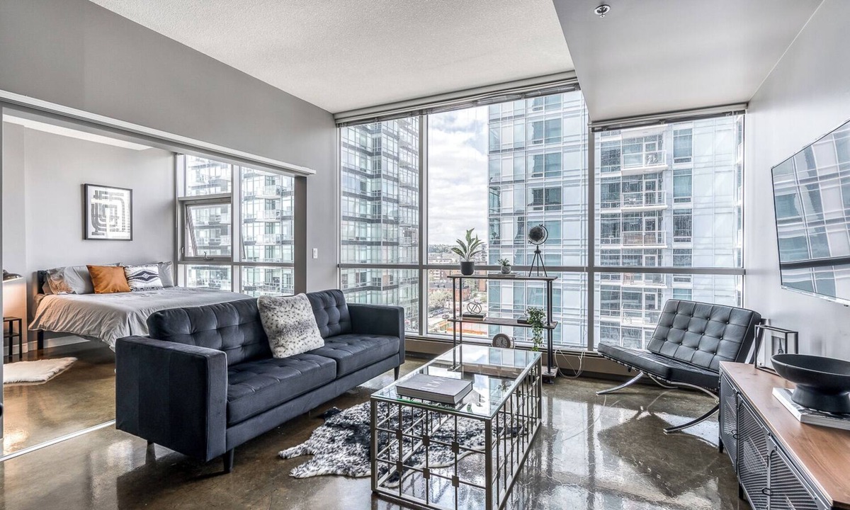 Beltline House | Modern Industrial DT Apartment w/Views & Parking