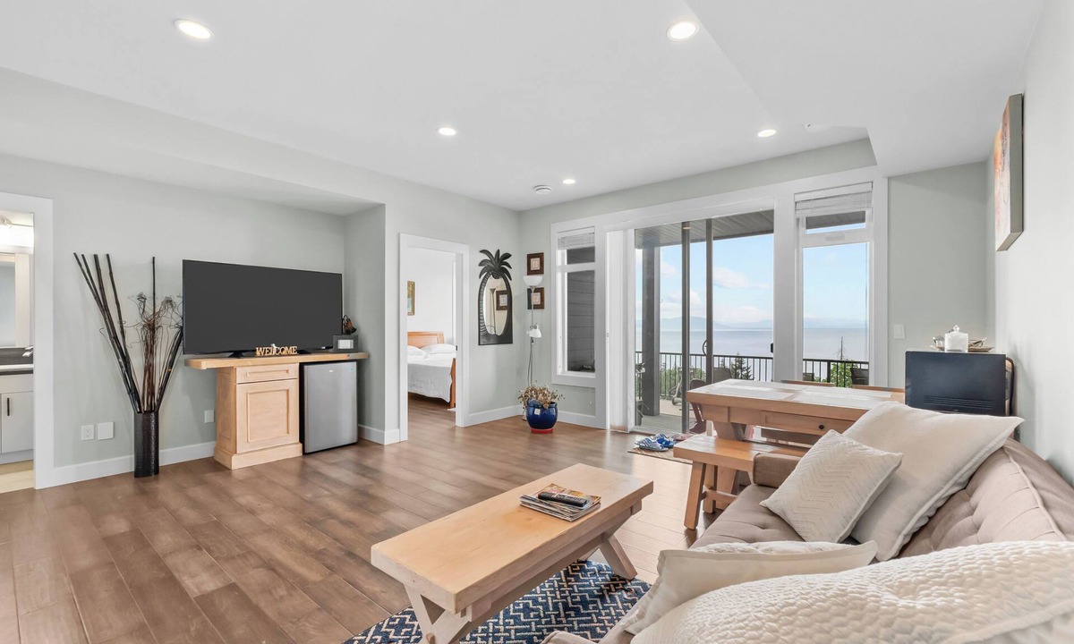 Regional District of Nanaimo House | Modern Oceanview 2BR Suite w/Patio & Private Entry | Nanaimo Retreat