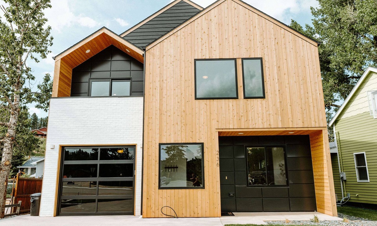 Hill City House | Modern on Main-Walking Distance to Downtown Hill City and Mickelson Trail!