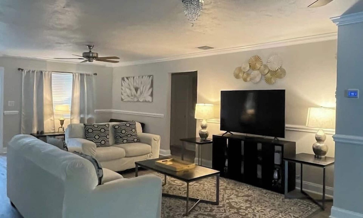Pompano Beach House | Modern Paradise! Near Restaurants-Shopping-Beaches