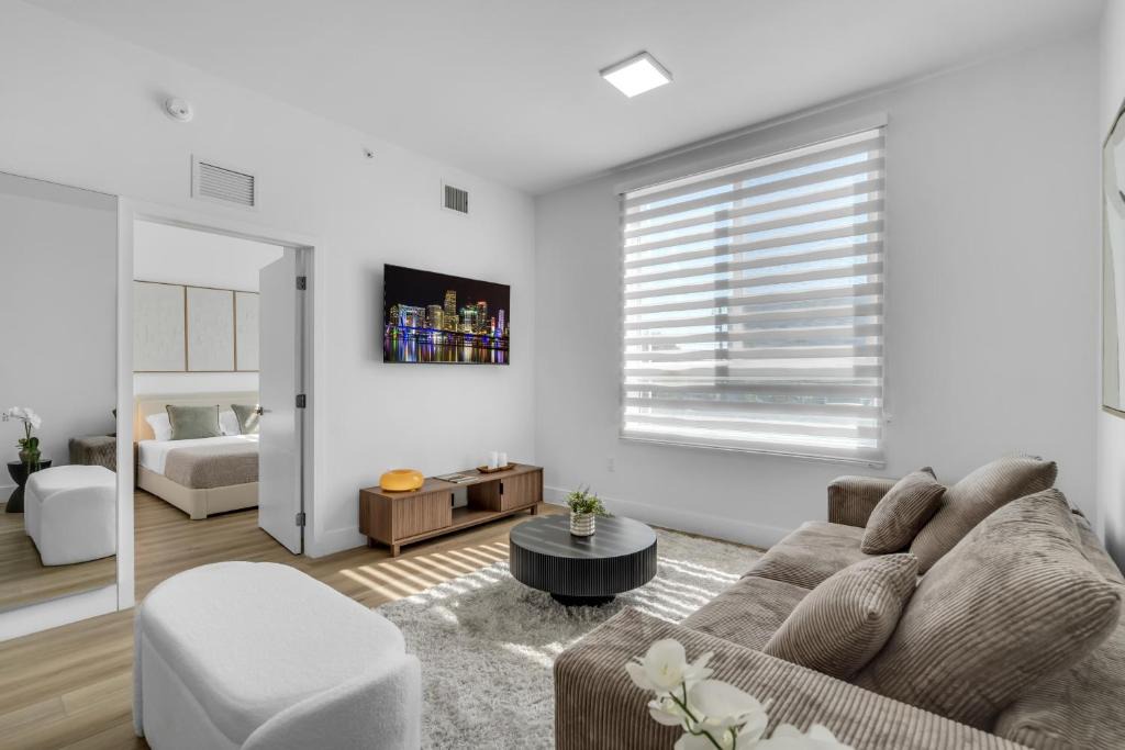 East Little Havana Apartment | Modern Stay Near Beach 2 bedrooms and 2 bathrroms #207