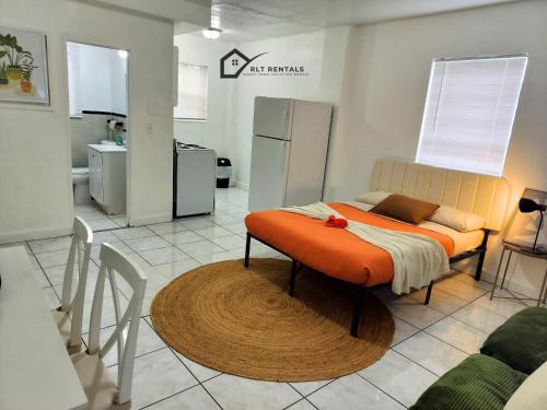 Parkside Apartment | Modern studio in a prime location 112-1