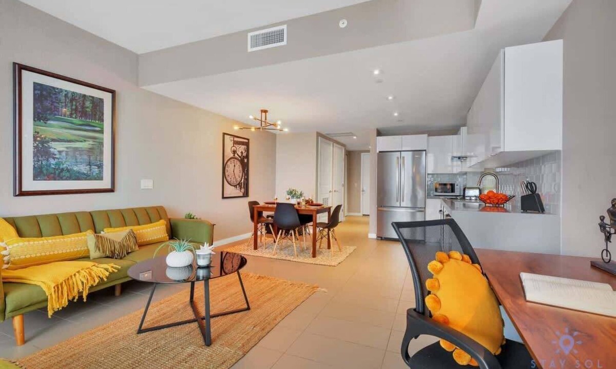 Town Square Apartment | Modern Stylish 1BR Apartment