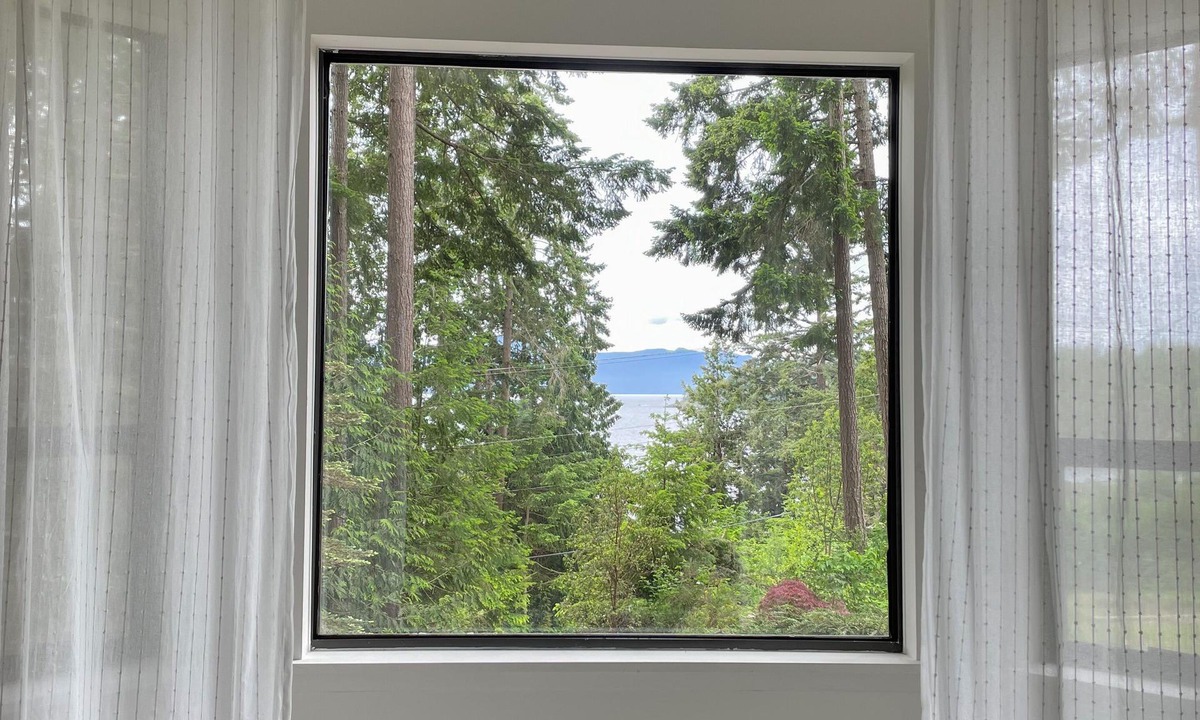 Sunshine Coast Cottage | Modernized 2 bedroom rustic cottage with fireplace