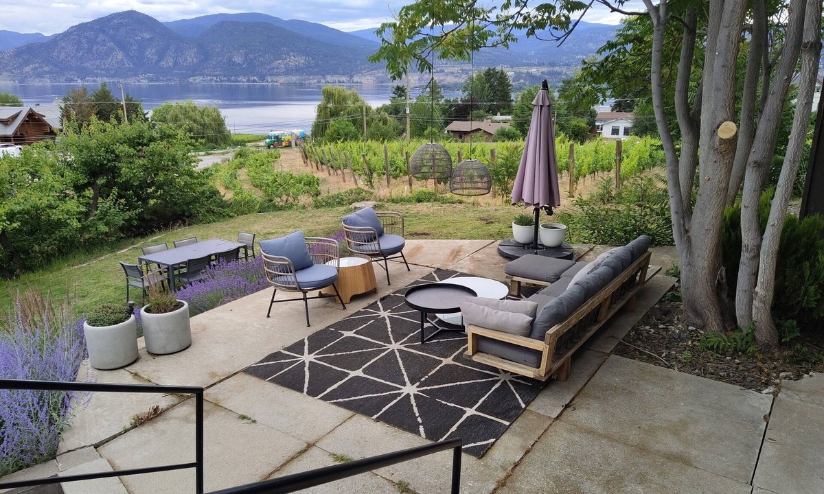 Okanagan-Similkameen Bed & Breakfast | Modesta Winery Guest House