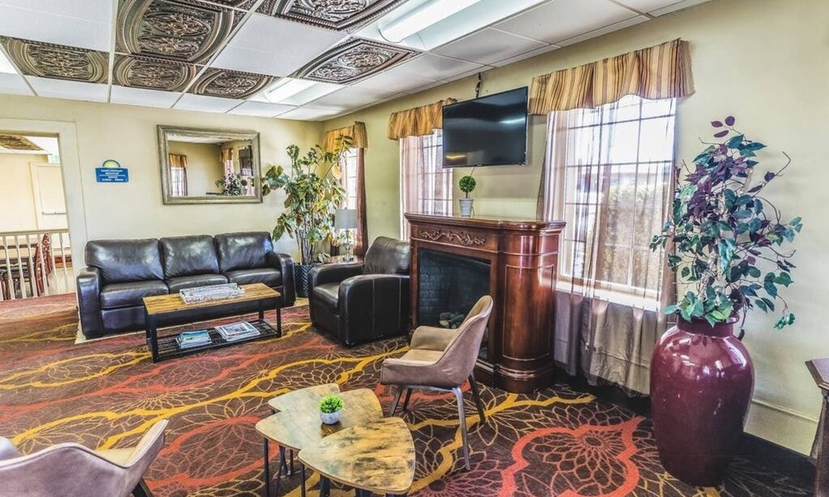 Montrose Hotel | Montrose Valley Lodge