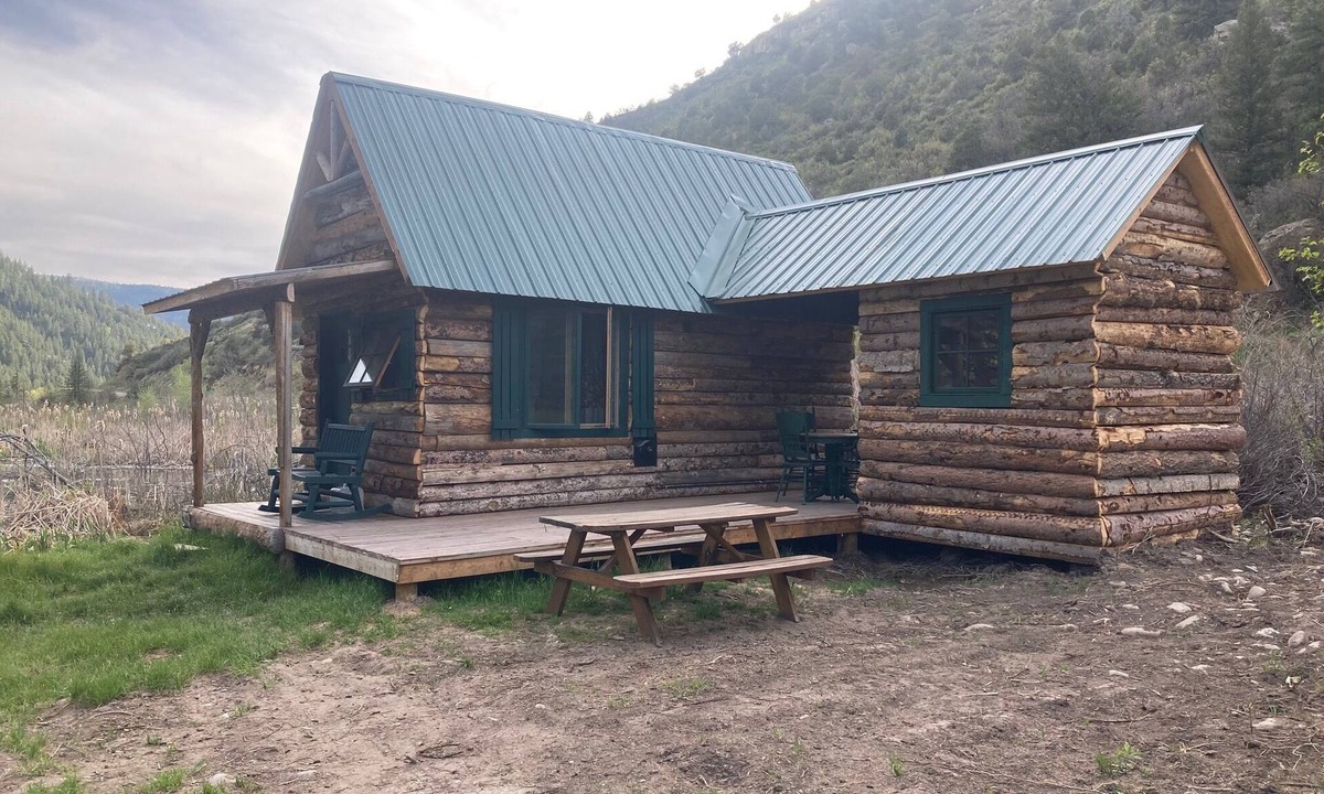 Somerset Cabin | Moose Landing Cabin - Leave Lovers Retreat on River on Kebler Pass
