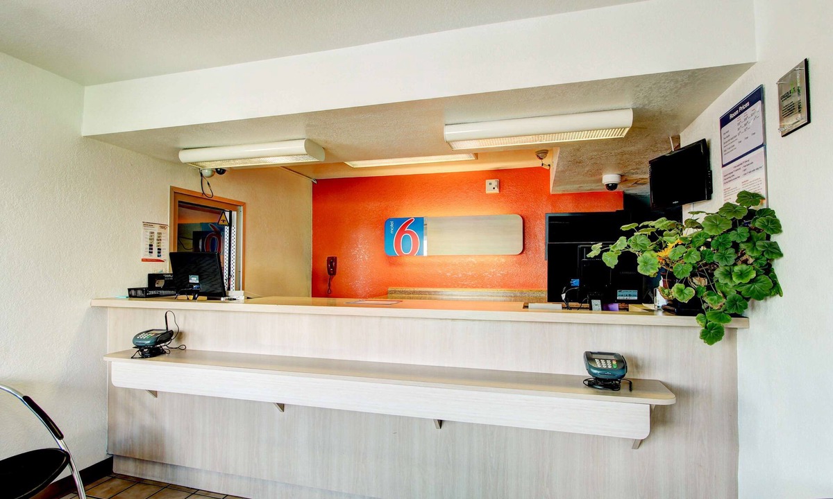 Dupont Hotel | Motel 6 Denver, CO - Airport