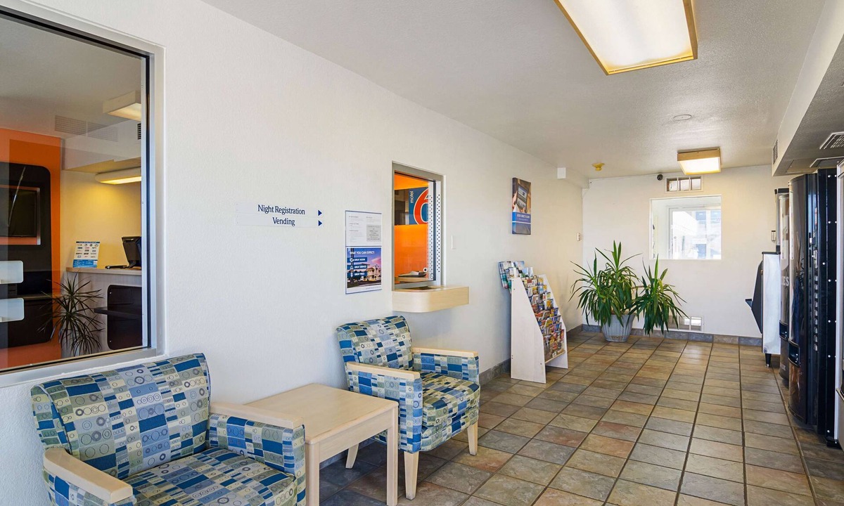 Laramie Hotel | Motel 6 Laramie, WY