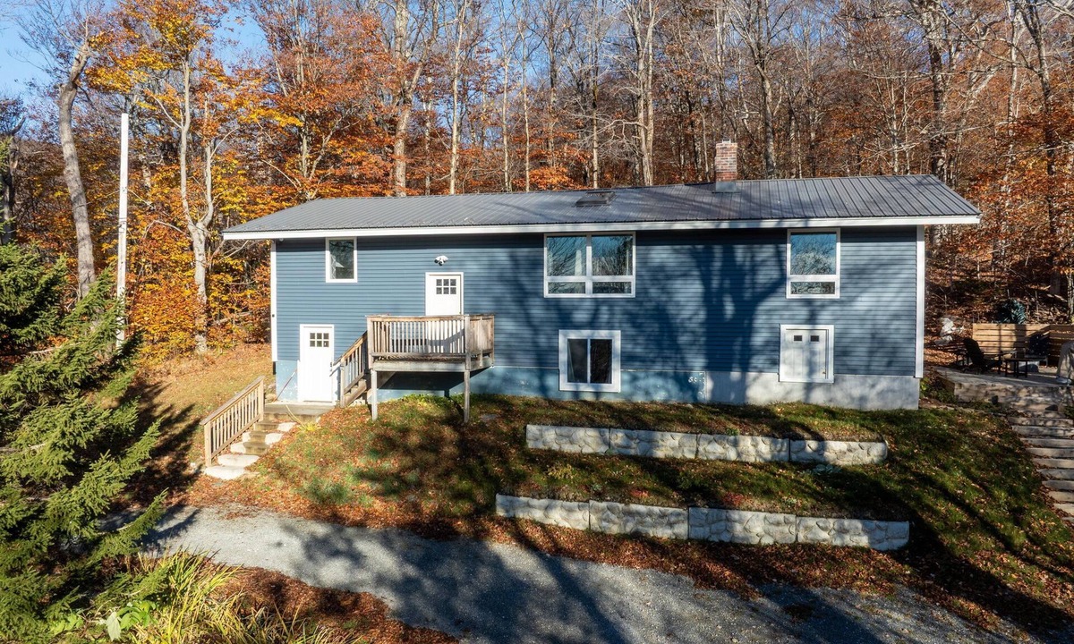 Wilmington House | Mountain side, remodeled 4 br neat trail head.