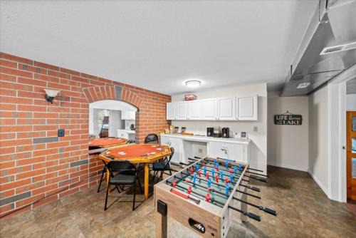 North Conway Apartment | Mountain View Home with Hot Tub