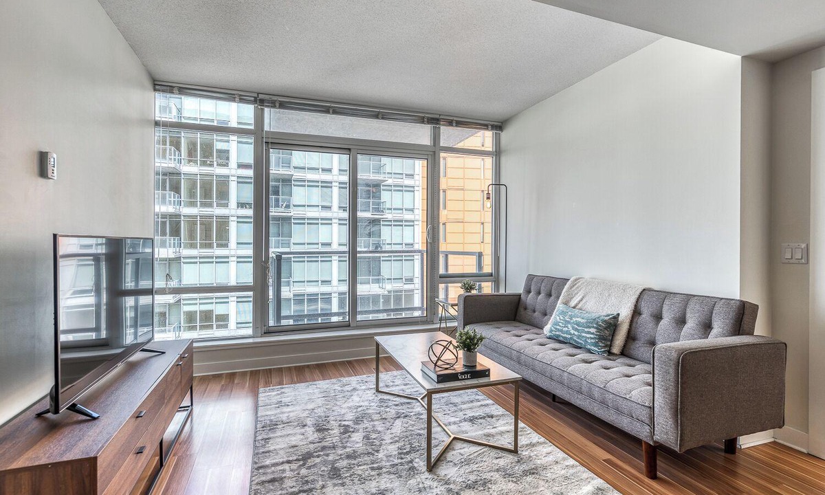 Brentwood House | Mountain Views! Bright & Spacious 2BD 2BA Condo