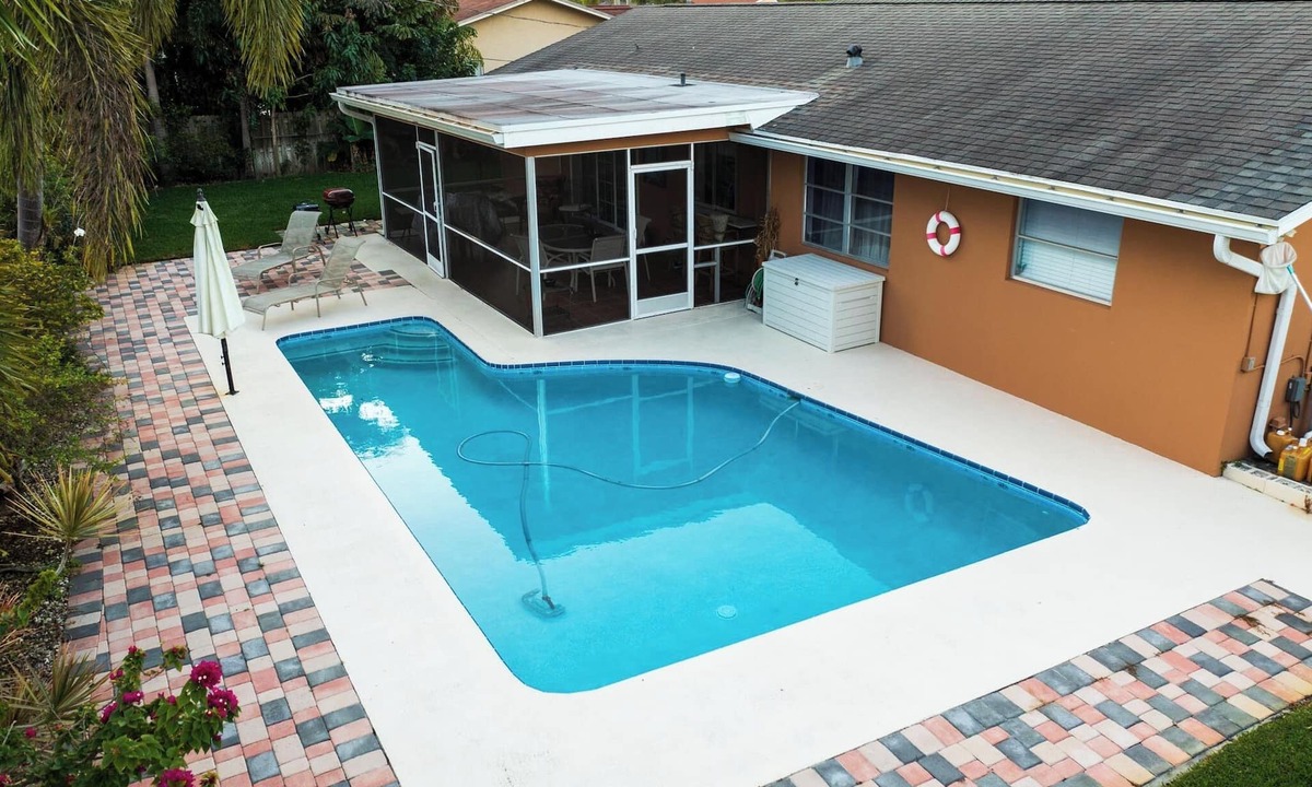 Florida Gardens House | Mt Irvine Resort-Pool home/Close Beach/Equestrian