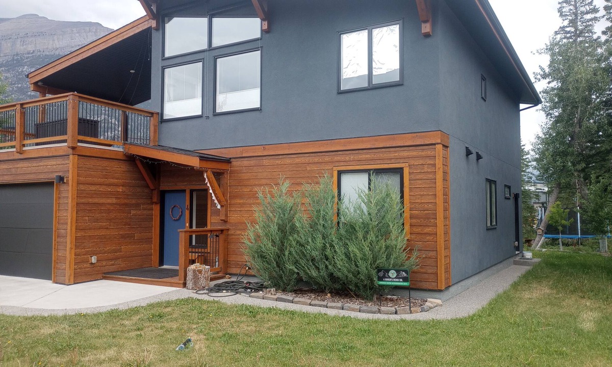 Dead Man's Flats Apartment | Near Canmore, AB a One Bedroom studio suite with full bath and kitchentte in DMF