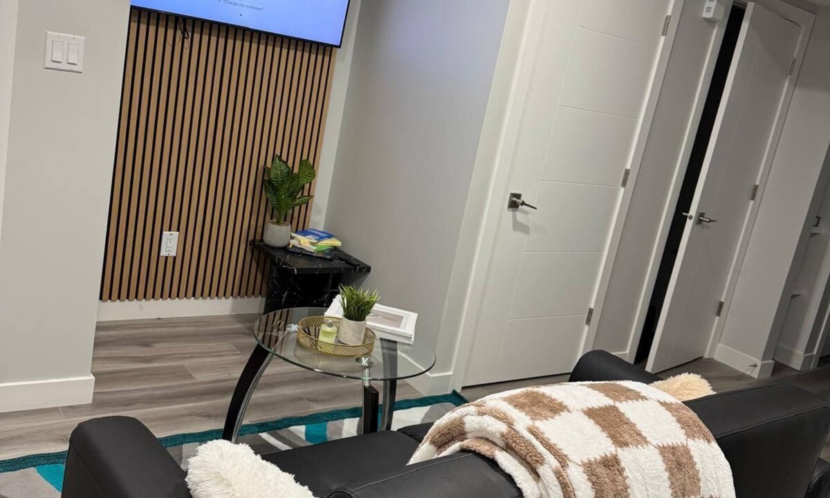 Saskatoon House | New 1BR Suite in Aspen Ridge, Saskatoon for a home away from home experience.