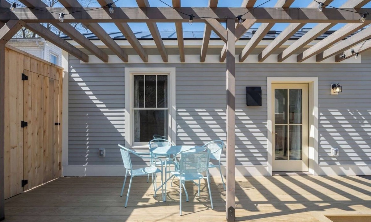 New North End Cottage | New 2024 Cottage with Deck & Pergola Near Beaches
