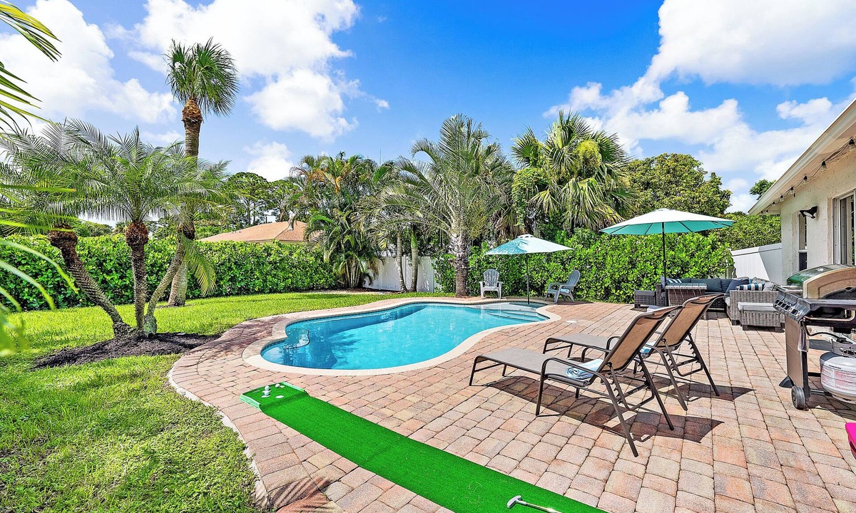 Jupiter House | *NEW 3/2 Pool Home, Private Yard, Great Location!