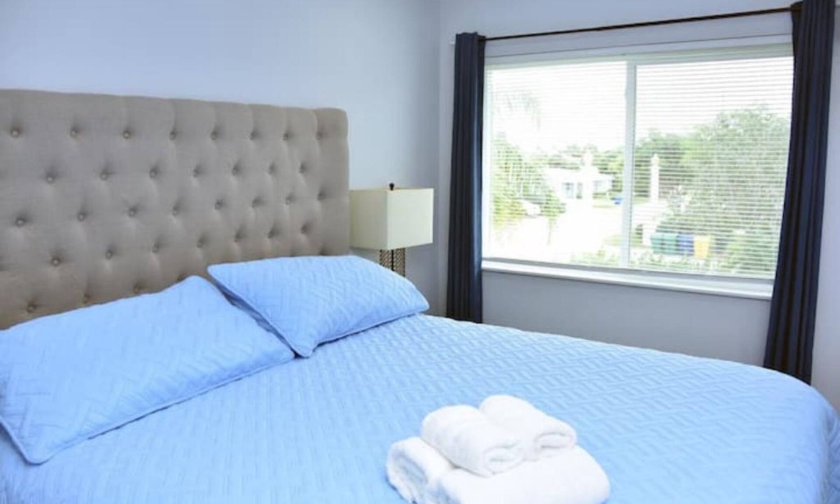 Singer Island Condo | NEW BEACH LISTING -Walk To Beach, BBQ Grill, Scuba, Beach Chairs