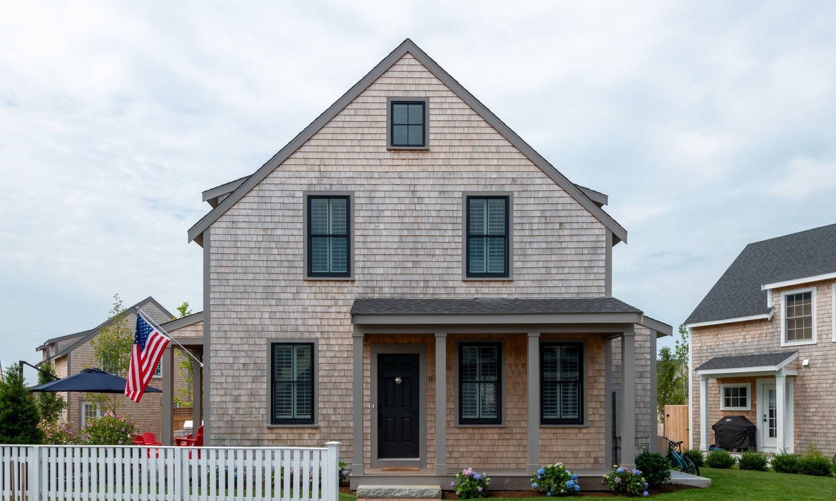Nantucket House | New Construction! 5 bedroom home with community clubhouse and pool