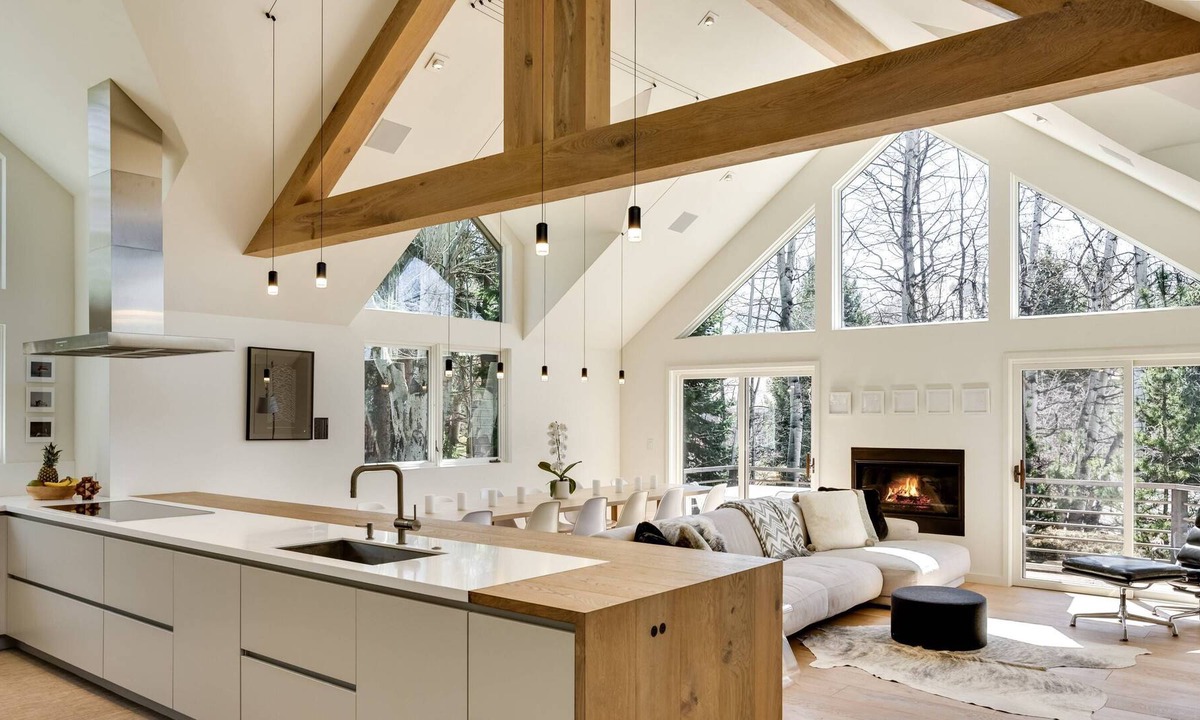 Aspen House | New Listing! Luxury Aspen Home - 1 Mile To Shops/Restaurants. Chef's Kitchen, Balcony, Garage, Grill