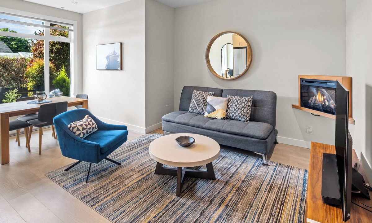 Booktown Condo | New listing! Relaxing Sidney Suite w/ Parking