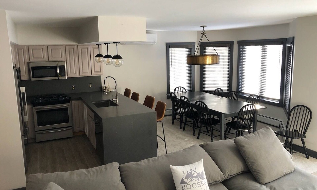 Jay Condo | New! Luxury 5 bedroom