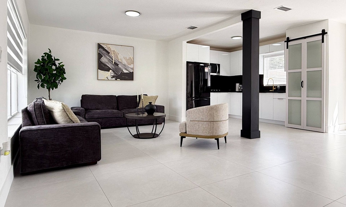 Miami Gardens Villa | NEW Luxury 5BR Villa Private Pool BBQ Game Room