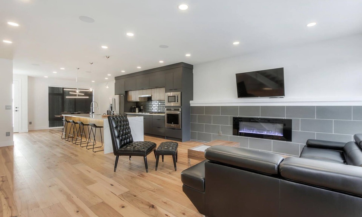 West Edmonton House | NEW LUXURY TOWNHOME UNIT 29