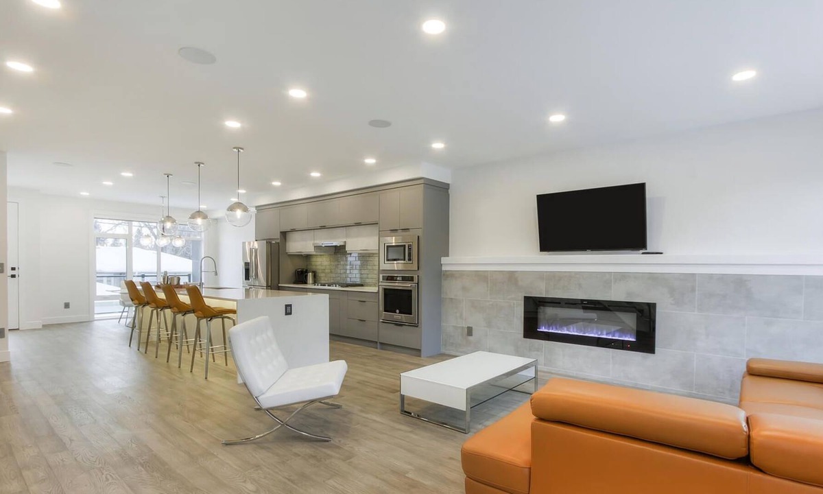 West Edmonton House | NEW LUXURY TOWNHOME UNIT 25