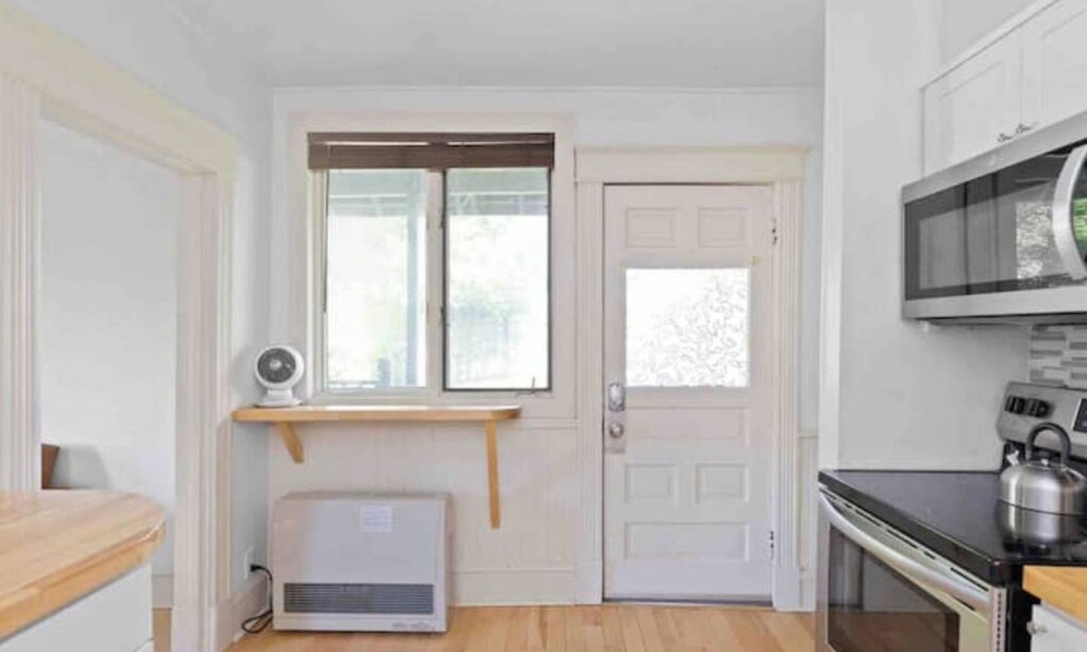 South End Apartment | New Renovation: parking & yard, hill section!