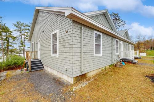 Edgecomb House | New Riverfront Condo in Sheepscot Harbour - Walk to Famed Seafood Eatery