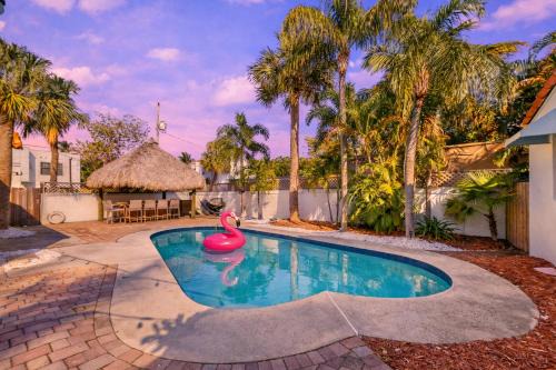 Old Northwood House | #NEW Tiki Oasis Private Pool Guest House