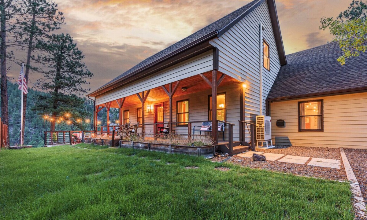 Keystone House | *NEW* Views, Game Room, FirePit, Pet, Fam Friendly